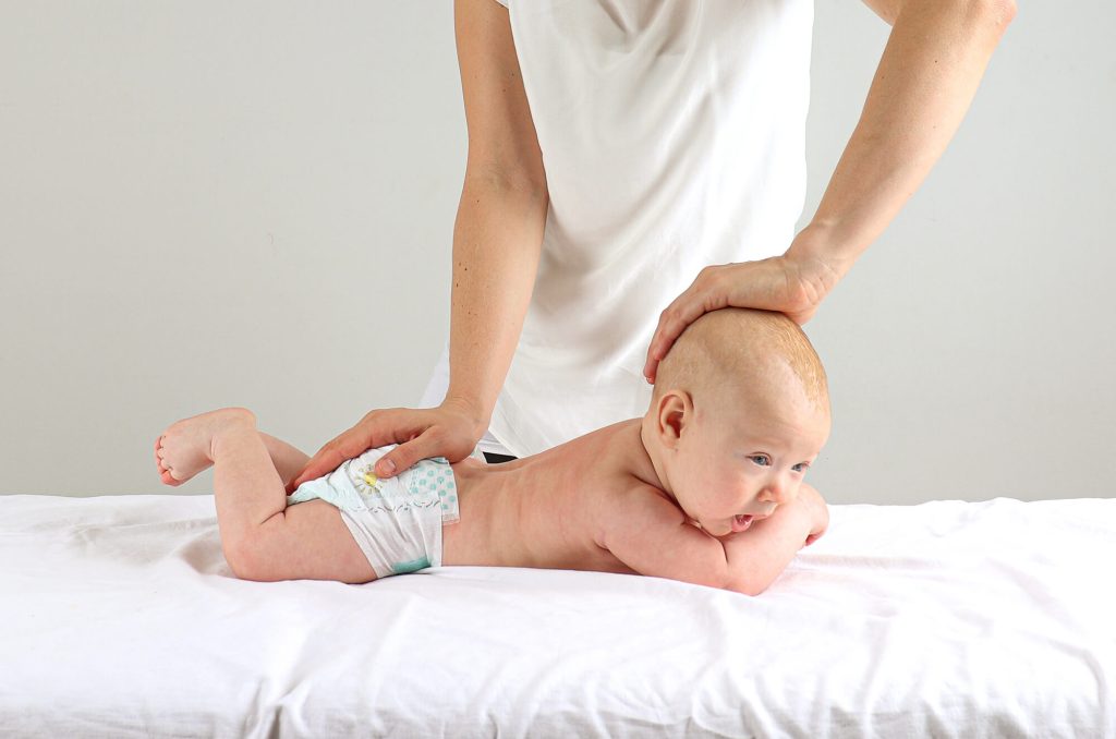 Osteopathische Behandlung eines Säuglings: Dura mater
