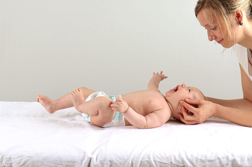 Osteopathische Behandlung eines Säuglings: Os Temporale