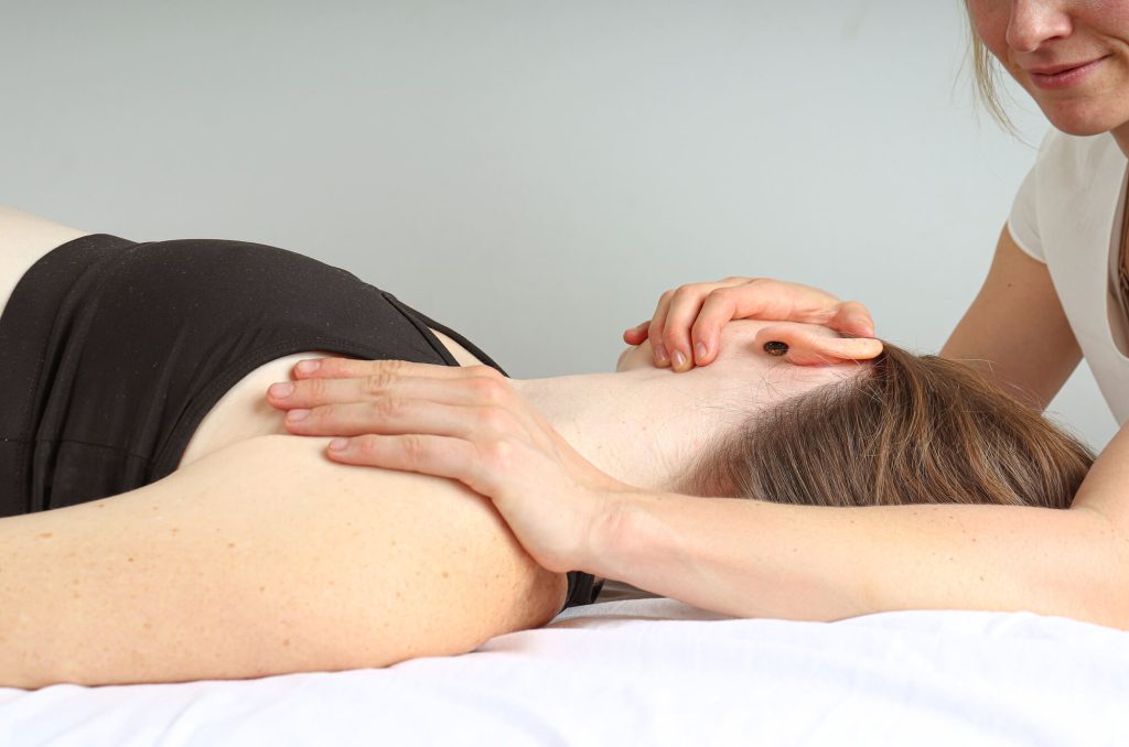 Osteopathische Behandlung in der Schwangerschaft: Fascia media