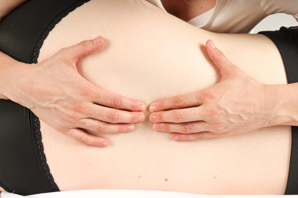 Osteopathische Behandlung in der Schwangerschaft: Lendenwirbelsäule